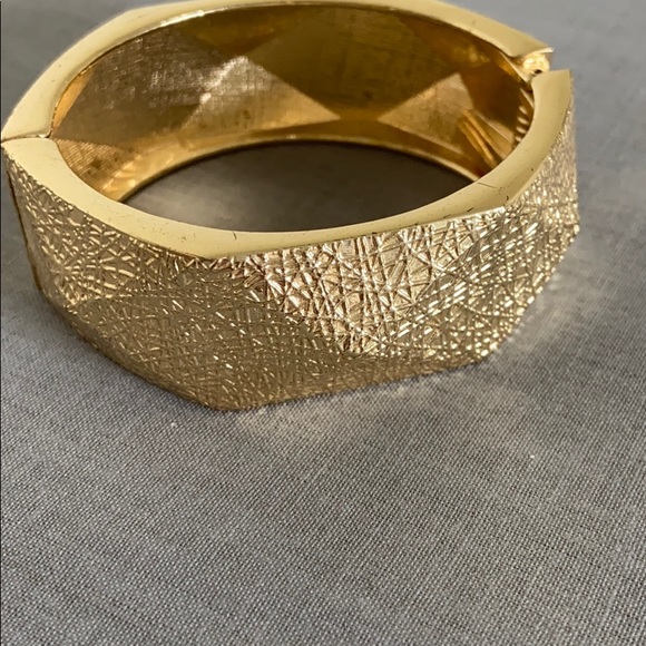 Gold Bracelet - Picture 3 of 5